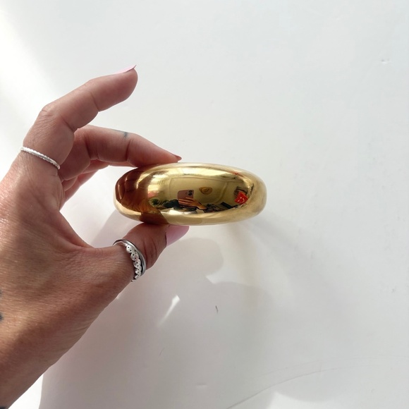 Noir NYC oversized silver or gold cuff bangle - Picture 4 of 7